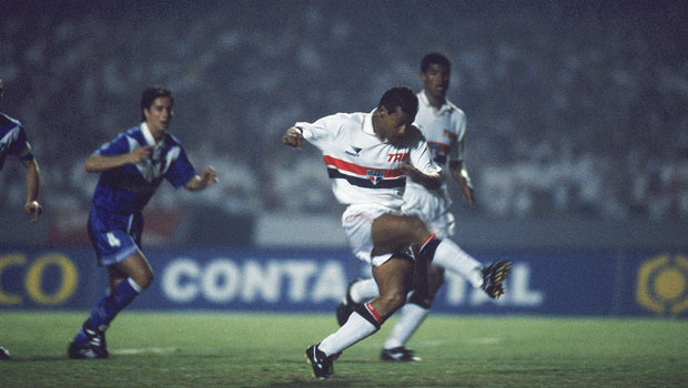 17/10/2001 – Vélez Sarsfield 4×2 São Paulo (Copa Mercosul 2001) - Tricolor não foi páreo para a equipe argentina e perdeu pela competição continental.