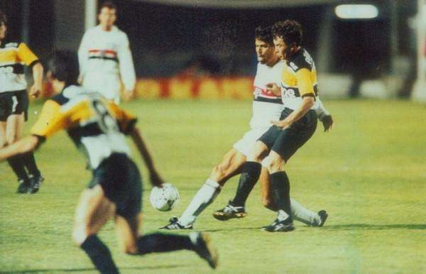 1990 - Quartas de final - Criciúma: na primeira edição que o São Paulo disputou a Copa do Brasil, o Tricolor perdeu para o Criciúma nas quartas de final. Após perder a ida por 2 a 0, venceu a volta por 1 a 0, mas acabou saindo do torneio.