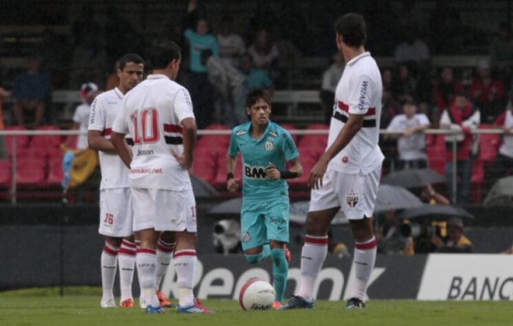 São Paulo x Santos - 2012: com show de Neymar no Morumbi, o Santos venceu novamente o São Paulo na semi do Paulistão. Vitória por 3 a 1.