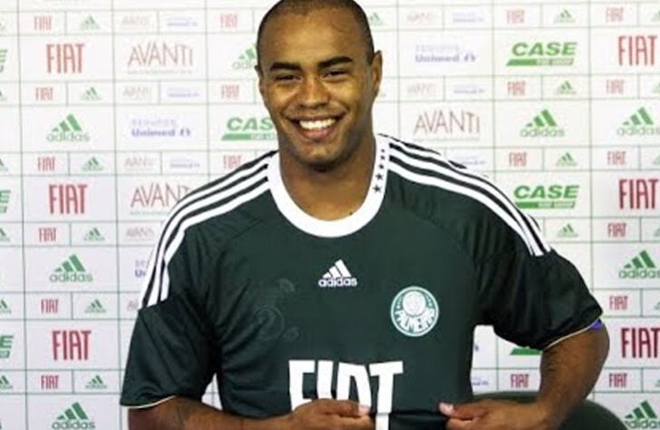 Thiago Heleno: xerife do Athletico-PR nas últimas temporadas, o zagueiro Thiago Heleno atuava por empréstimo ao Palmeiras, onde ficou de 2011 até 2011.