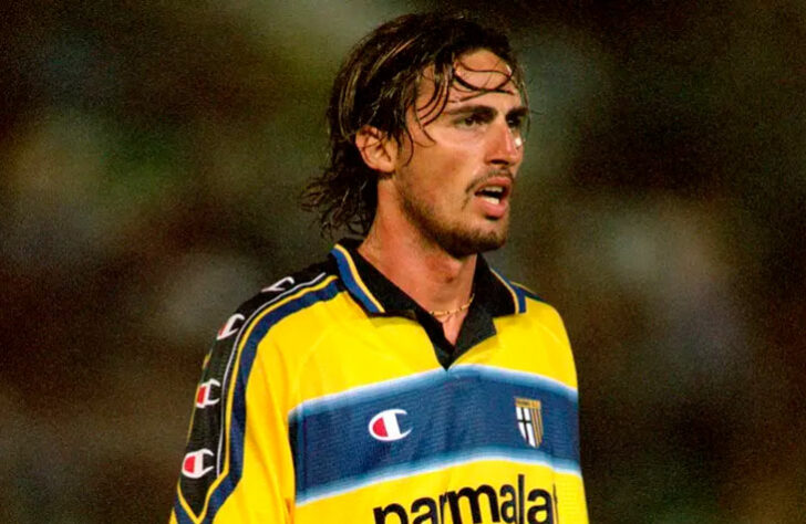 Dino Baggio: embora não seja o mais famoso, Dino Baggio, que não tem parentesco com o atacante Roberto Baggio, era um dos mais identificados com a torcida do Parma. Depois da aposentadoria, ele se lançou no mundo artístico, fazendo algumas encenações no teatro. Ele também foi assistente técnico do time juvenil do Padova, mas ficou apenas um ano.