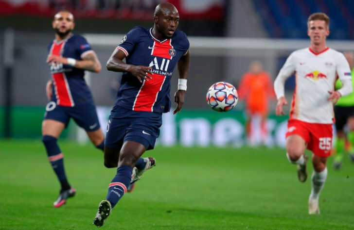 NO RADAR - Segundo a RMC Sport, a Roma procurou o PSG para saber os valores do volante Danilo Pereira. Uma proposta dos italianos deve chegar à Paris em breve.