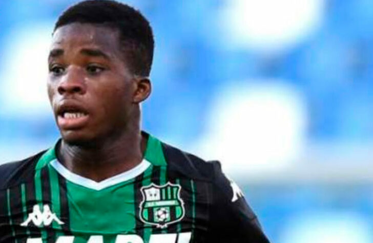 13º: Hamed Junior Traorè - Meia - 21 anos - Último clube: Empoli - Destino: Sassuolo - Valor do negócio: 16 milhões de euros ( aproximadamente R$ 94,89 milhões)