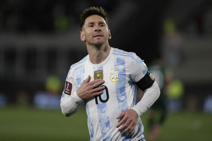 Argentina: Lionel Messi - Atacante (80 gols em 158 jogos entre 2005 e 2022) / É considerado um dos maiores jogadores da história do futebol, tem diversos prêmios de melhor jogador do mundo e, com a Argentina, foi campeão da Copa América 2021, saindo de uma grande fila com a seleção.