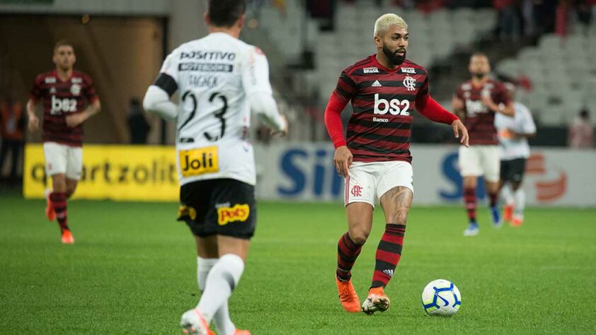 2019 - Já com Jorge Jesus, o Flamengo caiu nas quartas de final, ou seja, nas primeiras semanas do time sob o comando do português. Mas antes, pelas oitavas, o Rubro-Negro, ainda comandado por Abel Braga, estreou diante do Corinthians e com vitória (fora de casa): 1 a 0, com gol de Willian Arão. 