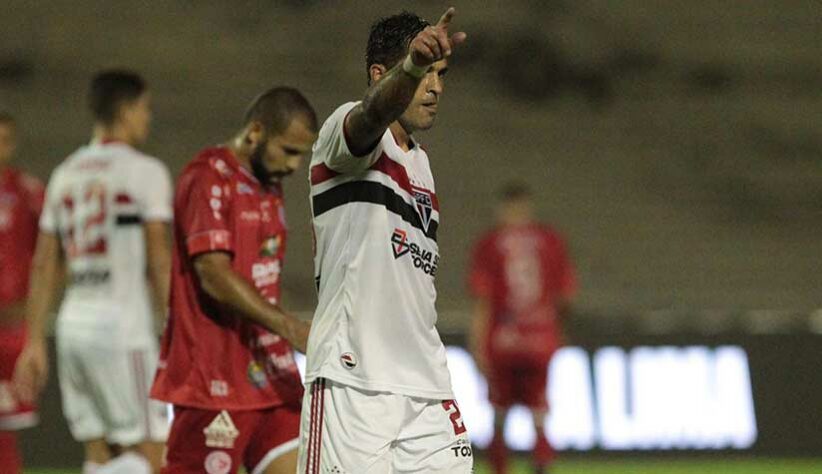 Essas lesões o tiraram de dez partidas do Tricolor na temporada. Hoje, é titular da equipe ganhando a vaga de Pablo.