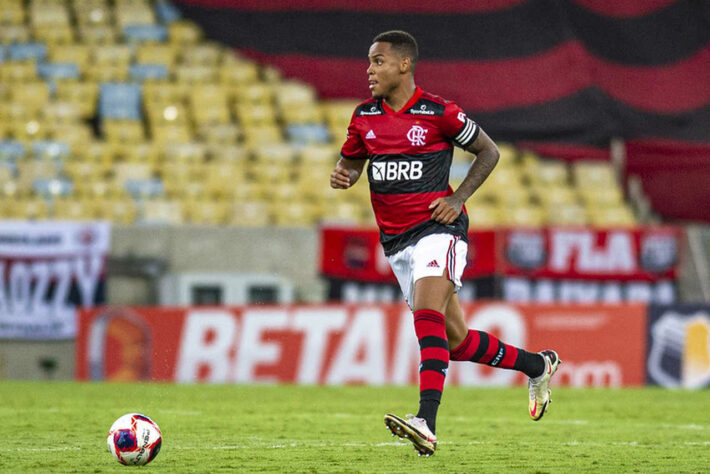 FECHADO - Promissor zagueiro revelado no Ninho do Urubu, Natan cumpriu a meta de 20 partidas pelo Red Bull Bragantino com, no mínimo, 45 minutos em campo, no último sábado, quando iniciou entre os titulares na vitória sobre o Palmeiras, por 4 a 2, no Allianz Parque. Portanto, o Flamengo, que o emprestou até o fim desta temporada, assegurou R$ 27 milhões na transação, ao todo. Até a transferência ser sacramentada, os direitos econômicos de Natan estão divididos da seguinte forma: entre Flamengo, que tem 60%, e Porto Vitória, clube do Espírito Santo, que detém os outros 40%.