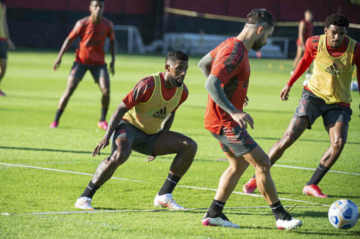 Rodinei, no entanto, terá que esperar um pouco para voltar a vestir a camisa do Flamengo em uma partida oficial.