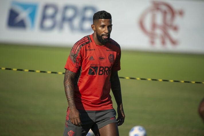 ESFRIOU - O possível acerto de Rodinei com o Olympiacos frustra os planos do Grêmio, que quer contar com o jogador e pretendia oferecer R$ 500 mil de salário.