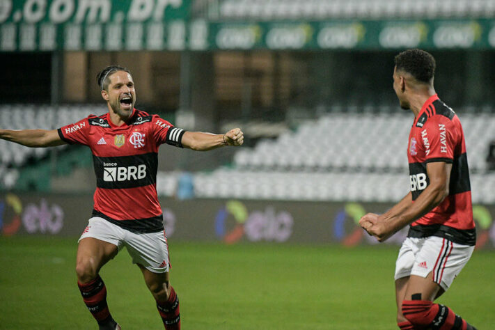 O Flamengo saiu na frente na decisão de 180 minutos contra o Coritiba, pela terceira fase da Copa do Brasil. Com gol de Muniz, o Rubro-Negro venceu por 1 a 0 no Couto Pereira e jogará por um empate no Maracanã. (Por Lucas Pessôa - lucaspessoa@lancenet.com.br)