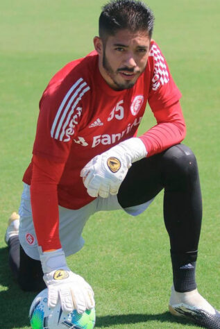 DANIEL - Internacional (C$ 5,67) - Com um novo ânimo após a saída de Miguel Angel Ramírez, o Colorado, mesmo com um a menos, não sofreu gol de um empolgado Bahia. O duelo contra o Atlético-MG deve ser apertado e assim podemos apostar que o arqueiro possa ser exigido com defesas e também pontuar com o bônus do SG.