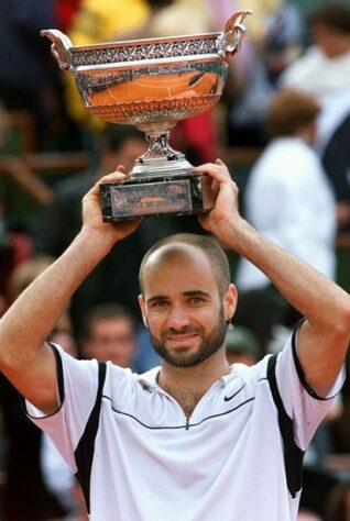 O americano Andre Agassi é outro astro do tênis com oito conquistas de Grand Slam.