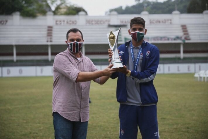 Na base, as equipes seguem vitoriosas e trazendo troféus para o Fluminense na atual gestão como foi o Campeonato Brasileiro Sub-17. O Tricolor tem uma fábrica de jovens promessas em Xerém, e o mandatário afirmou que a prioridade passa pela atenção ao processo de renovação de contratos, para evitar a saída dos jovens sem que o Flu tenha o devido retorno.