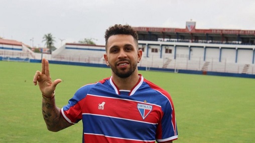 ESQUENTOU - Com apenas dois jogos pelo Fortaleza, o atacante Wellington Nem já está fora dos planos do clube, que negocia a rescisão de contrato do jogador. O meia Mariano Vázquez também está na mesma situação. A informação foi divulgada pelo Globoesporte.com.