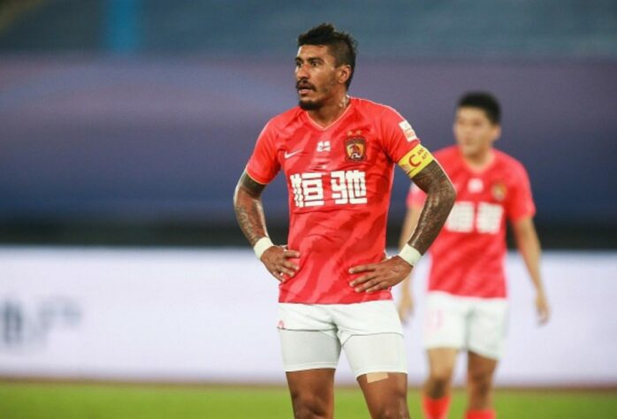 Paulinho - 36 anos - Meia - Último clube: Guangzhou Evergrande - Sem clube desde: 20/06/2021