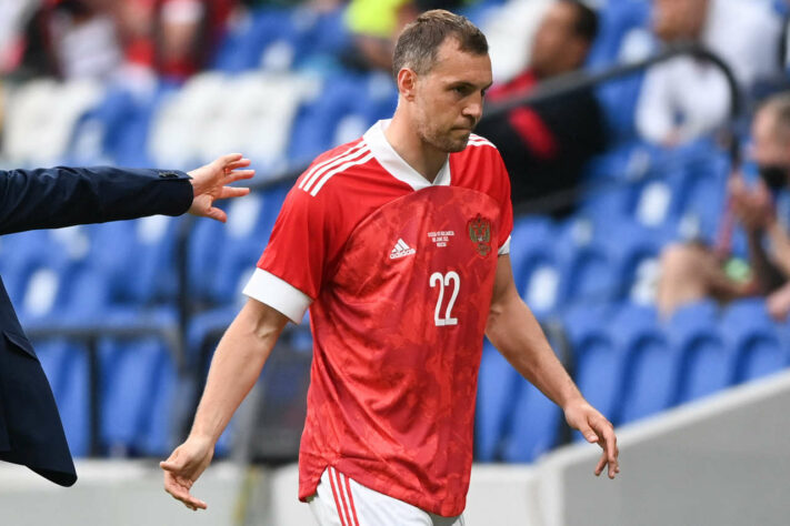 Rússia: Dzyuba - Atacante (30 gols em 55 jogos entre 2011 e 2022) / Um centroavante clássico, com muita presença de área. Não conseguiu resultados expressivos com sua seleção.