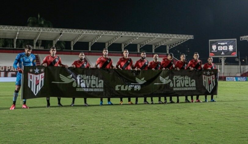 Atlético-GO - É um time muito melhor do que o Corinthians, mostrou isso nos dois jogos. Nesta quarta-feira, controlou a partida como quis e mostrou que sabia da fragilidade do adversário para não sofrer tanto. Poderia ter aproveitado melhor os contra-ataques para matar o jogo ainda no primeiro tempo.