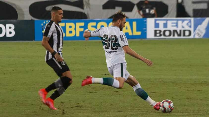 Coritiba: Sobe – O goleiro Wilson fez defesas difíceis e, inclusive, pegou o pênalti de Marco Antônio. Além disso, não teve culpa nos gols. / Desce – Após o gol de pênalti, a equipe se desestabilizou, sofreu o segundo gol e pouco criou. 