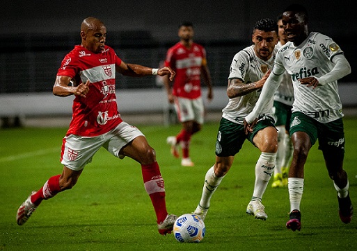 CRB: Sobe - Diogo Silva – Mesmo sem fazer muita força, o Verdão chegou com muito perigo em alguns momentos e só não marcou mais gols, pois o goleiro do CRB fez grandes defesas à queima-roupa. // Desce - Pontaria – Quando se joga contra uma equipe muito melhor, não se pode desperdiçar as boas chances que se apresentam. O time da casa falhou nas raras oportunidades claras que criou e saiu derrotado.