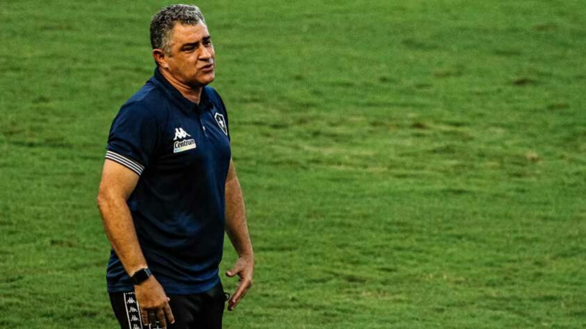 FECHADO - Acabou a espera no Guarani. Após muita expectativa, o Bugre oficializou a chegada de Marcelo Chamusca como novo treinador. A contratação serve para ocupar a vaga deixada por Daniel Paulista, que iniciou a Série B, mas acabou demitido após resultados ruins.