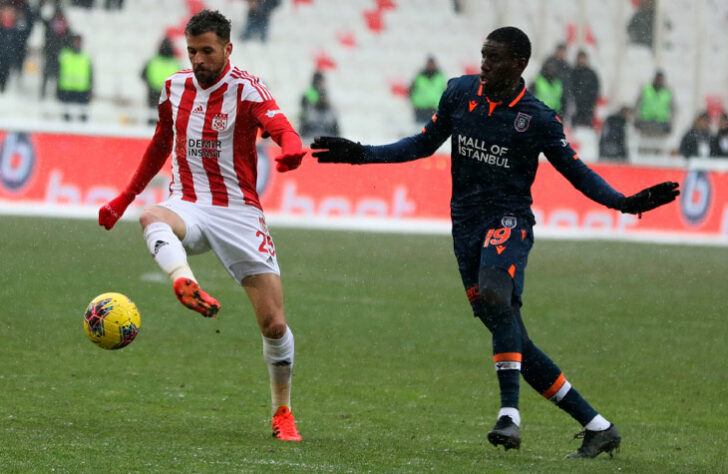 Claudemir - Sivasspor (Turquia) - Volante - 33 anos - Contrato até:  30/06/2021