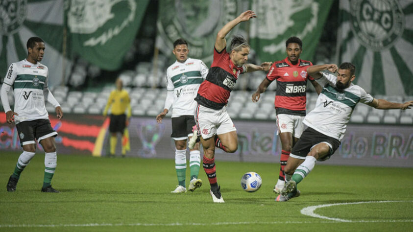 Coritiba - Sobe: Apesar de não ter sido muito exigido, o goleiro Wilson foi o destaque do Coxa. Sem culpa no gol, foi seguro nos outros lances e com a bola no pé. | Desce: A dupla ofensiva experiente, Léo Gamalho e Robinho, não funcionou. Sem eficiência na pressão e com pouca velocidade para as transições, foram substituídos no intervalo.