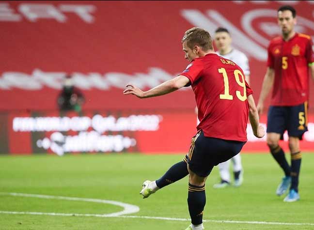 Ponta esquerdo: Dani Olmo - Idade: 23 anos - Clube: RB Leipzig - Situação na equipe olímpica: titular - Valor de mercado segundo o Transfermarkt: 50 milhões de euros (aproximadamente 307,42 milhões de reais).