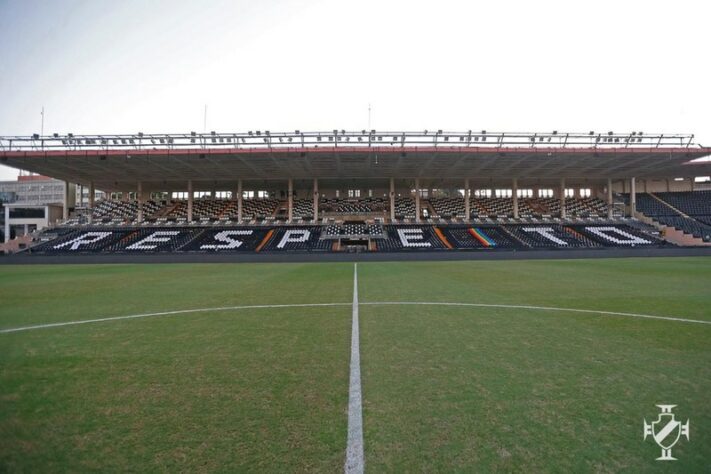 O Vasco preparou um mosaico em homenagem pelo Dia Internacional do Orgulho LGBTQIA+ para a partida do último domingo, contra o Brusque. O trabalho nas arquibancadas de São Januário tiveram a palavra 'Respeito', assim como uma faixa com as cores do arco-íris. Além do mosaico, o clube também publicou uma carta nas redes sociais.