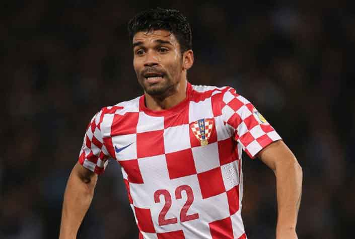 Eduardo da Silva: Com passagem por Dínamo Zagreb e Flamengo, o atacante conseguiu a nacionalidade croata em 2002 e foi convocado para jogar pela Seleção Croata Sub-21. Eduardo disputou 64 jogos e é o quarto maior artilheiro da Croácia com 29 gols, ele foi convocado para a Copa do Mundo de 2014, mesmo ano em que se aposentou da seleção.