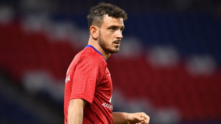 Alessandro Florenzi - PSG: Após mais um ano sem conquistar a Champions League, os laterais do PSG receberam muitas críticas, e o "Mundo Deportivo" banca a saída do italiano, principalmente porque o clube francês está próximo de contratar Hakimi para a posição.