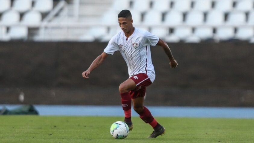 FECHADO - O Fluminense acertou as saídas do lateral Guilherme e do volante John Everson. As rescisões foram amigáveis, e o clube manteve uma porcentagem de direitos econômicos de olho em futuras vendas. As informações foram divulgadas pelo site "Saudações Tricolores" em confirmadas pelo LANCE!.