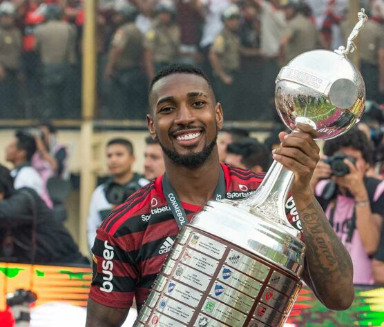 5º: Gerson - Zagueiro - 24 anos - Último clube: Flamengo - Destino: Olympique de Marselha - Valor do negócio: 25 milhões de euros ( aproximadamente R$ 148,27 milhões)