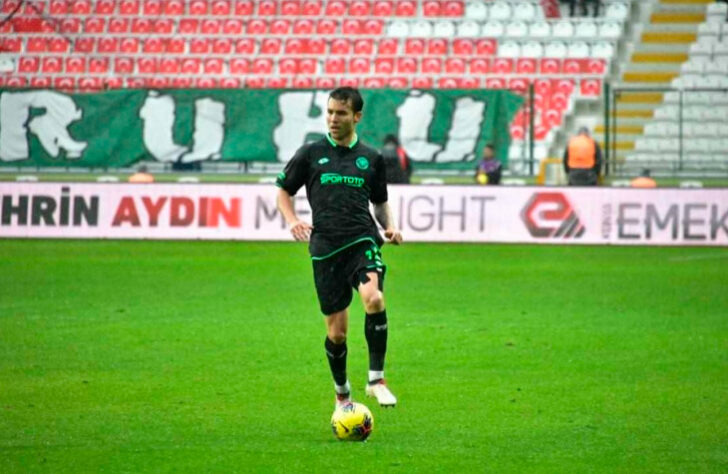 Guilherme - Konyaspor (Turquia) - Lateral-Esquerdo - 31 anos - Contrato até:  30/06/2021