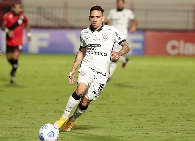 Deu a lógica! Apesar de mostrar muita vontade ao longo dos 90 minutos, o Corinthians apenas empatou em 0 a 0 com o Atlético-GO e foi eliminado da Copa do Brasil. Com Gustavo Mosquito como destaque, confira as atuações do Timão na galeria a seguir: