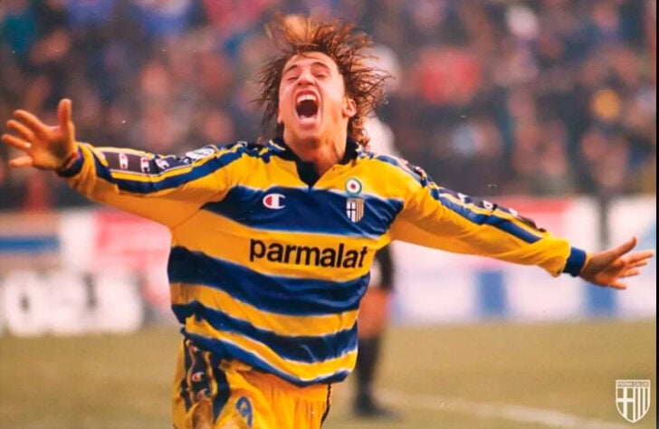 Hernán Crespo: o artilheiro e principal peça no ataque do Parma era o argentino Crespo, que brilhou com a camisa do Parma. Hoje, ele é treinador do São Paulo. Antes de treinar a equipe brasileira, ele foi o técnico do Defensa y Justicia, campeão da Copa Sul-Americana de 2020.