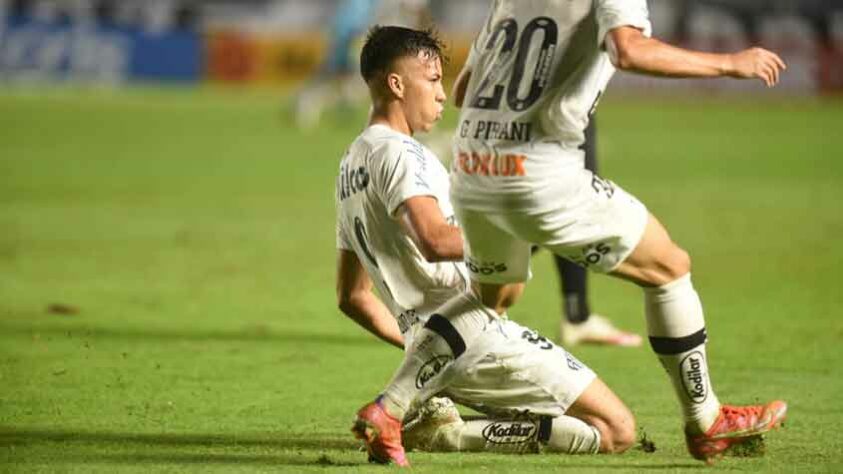 Kaio Jorge - Posição: centroavante - Clube: Juventus - Idade: 19 anos - Situação: Foi comprado pela Juventus. No tempo em que atuou pelo Santos, fez diversos gols na base e vinha sendo protagonista na equipe principal.