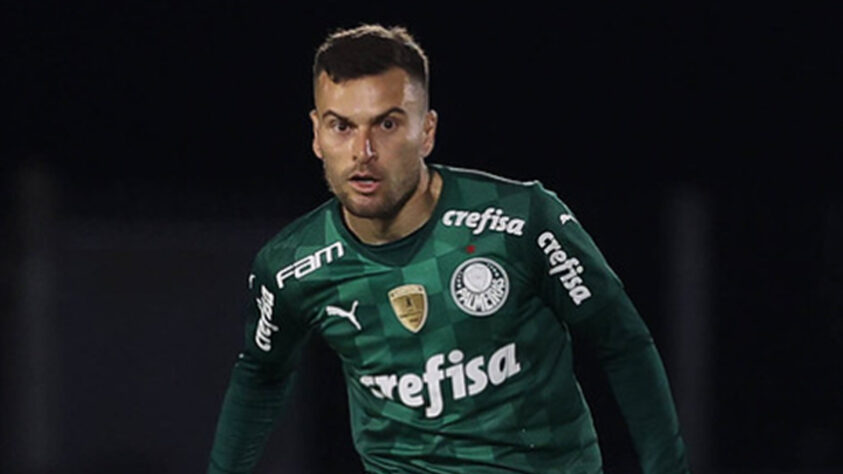 FECHADO! - Lucas Lima vai precisar de um novo lar. Sem interesse por parte do Palmeiras, o jogador, que está emprestado ao Fortaleza, agora busca um novo contrato para 2022. Seu vínculo atual vence no dia 31 de dezembro e, por mais que os cearenses queiram sua continuidade, o atual molde de negócio não agrada mais ao Verdão, que não pretende bancar salários.