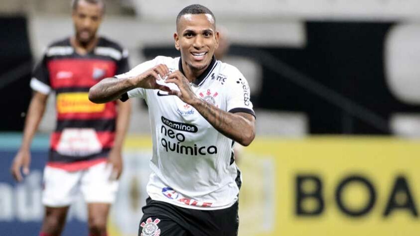 Contestado no Corinthians, o equatoriano Otero é mais uma opção para o meio de campo dos ‘furadores de quarentena’. Acompanhado de Jô, o jogador também aglomerou em um resort paulista.