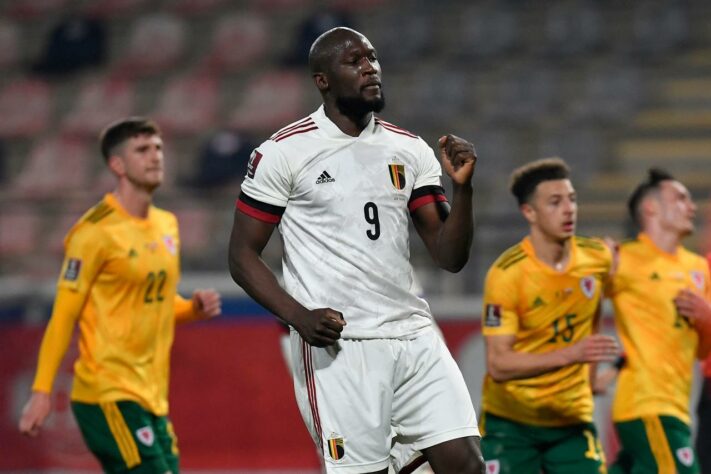 Bélgica: Romelu Lukaku (Inter de Milão). Temporada 2020/21: 53 jogos e 38 gols.