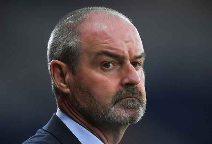 Steve Clarke assumiu a Escócia em 2019 e, com peças interessantes em seu elenco, conseguiu a classificação para a Eurocopa. Em 20 partidas na seleção, 50% foram vitórias, enquanto obteve seis derrotas.