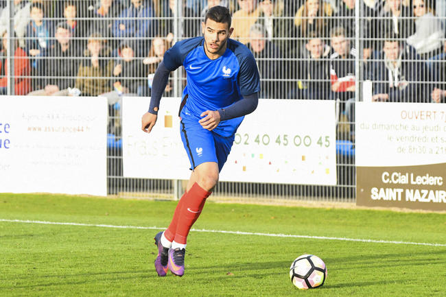 Theo Hernández (França) - fora por opção do treinador