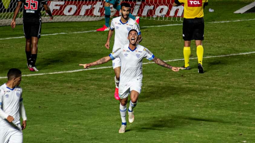 Avaí - Sobe: Getúlio foi o melhor jogador do Leão na partida. Marcou um gol, mostrou presença de área, e participou da jogada do segundo gol./  Desce: Apesar de ter jogado melhor, deu espaço para o Vasco, que não soube aproveitar por ter tido uma fraca atuação coletiva. 