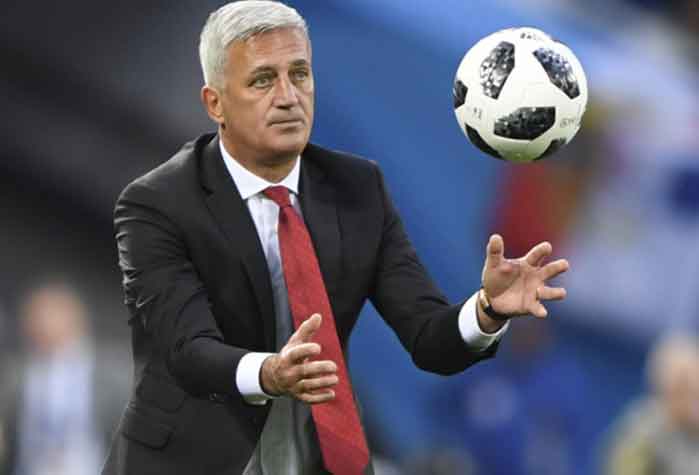 Vladimir Petkovic está no comando da Suíça desde 2014, e disputou uma Copa do Mundo treinando o seu país natal. Em 2018, caiu para a Suécia nas oitavas de final em derrota por 1 a 0 após passar na segunda colocação no grupo do Brasil.