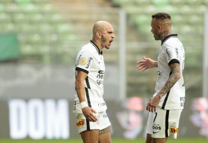 Fábio Santos - Lateral-Esquerdo - 37 anos - Corinthians: o experiente lateral teve papel importante na temporada 2020, mas vêm perdendo espaço para Piton. Com seu ótimo aproveitamento na marca da cal, como mostrou contra o América-MG, ele pode retomar a titularidade no Corinthians. 