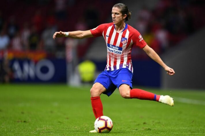 Filipe Luís - O lateral-esquerdo despontou para o futebol com a camisa do Atlético de Madrid, o que fez o Chelsea pagar uma bolada para contar com o brasileiro. Na Inglaterra, ele não teve sucesso, e retornou ao Colchonero em 2016.