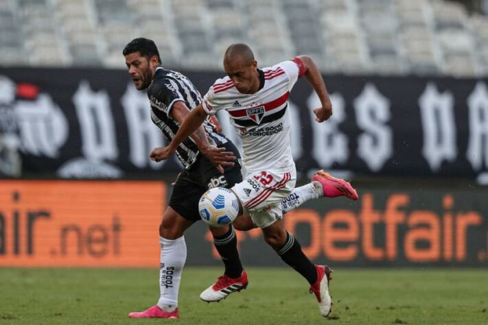 Devido a essa lesão, o ídolo do clube vem desfalcando o time por quatro jogos e deve ficar de fora contra o Corinthians.