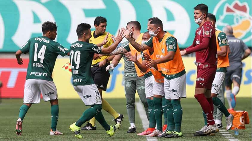 Palmeiras: cenário 2 (com transferências de atletas) - Receitas: R$ 482 milhões - Folha salarial: R$ 229 milhões - Receitas x Folha (em %): 48% - Conclusão: abaixo do fair play financeiro.