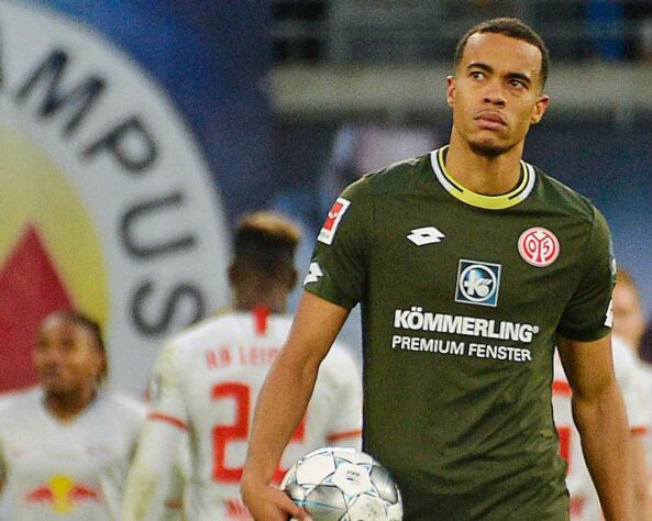 Robin Quaison (atacante - 27 anos - sueco) - Fim de contrato com o Mainz - Valor de mercado: 7,5 milhões de euros