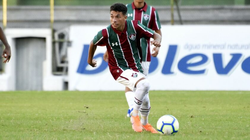 Outros que saíram por valores mais baixos foram Spadacio, por R$ 1,9 milhão ao Shabab Al Ahli, Resende por R$ 1,5 milhão ao Sharjah FC, e Jonatas, por R$ 1,2 milhão ao Al Ain, todos times dos Emirados Árabes Unidos.