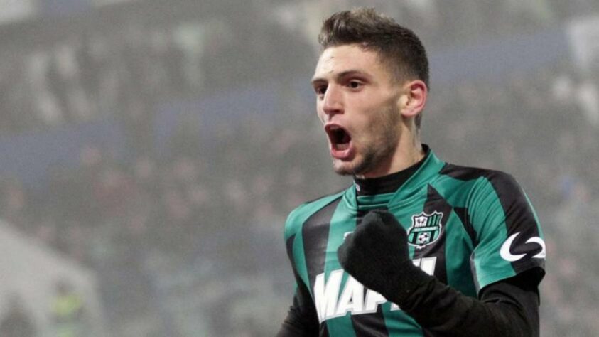 ESQUENTOU - O Liverpool está interessado na contratação de Berardi, destaque da Sassuolo e da seleção italiana na Eurocopa, de acordo com a Gazetta dello Sport.